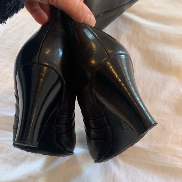 Born knee high black leather boots - Picture 3 of 3